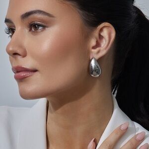 Silver Water Drop Stud Earrings*Teardrop Earrings*High Gloss Design*Lightweight